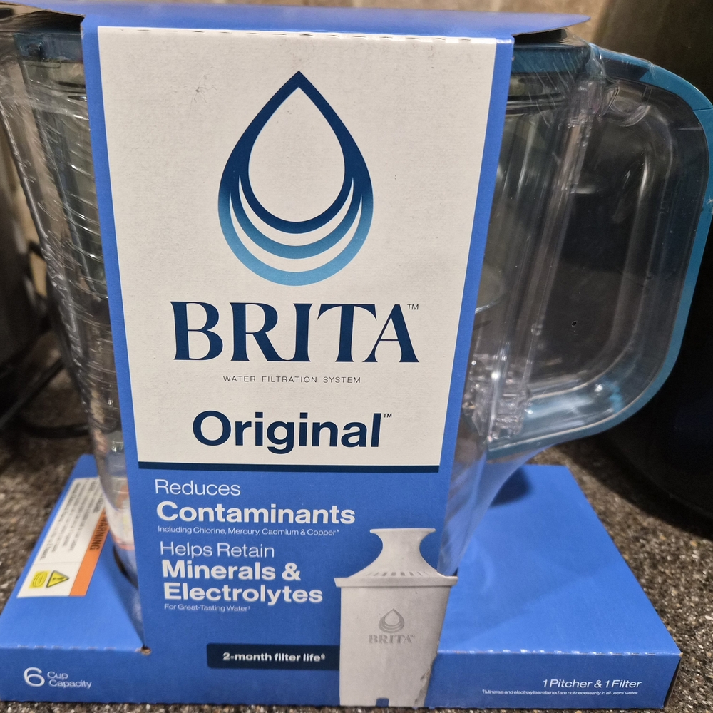 BRITA Original Water Filter Pitcher in Clear/Blue